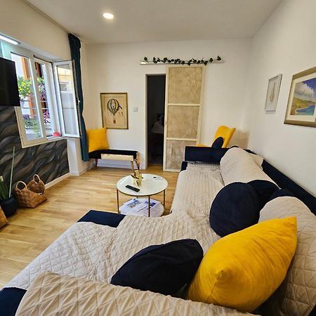 Place 4 U Studio Center Zadar Exterior photo