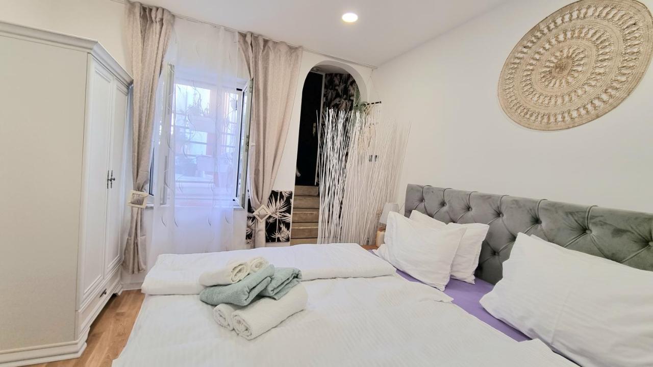 Place 4 U Studio Center Zadar Exterior photo