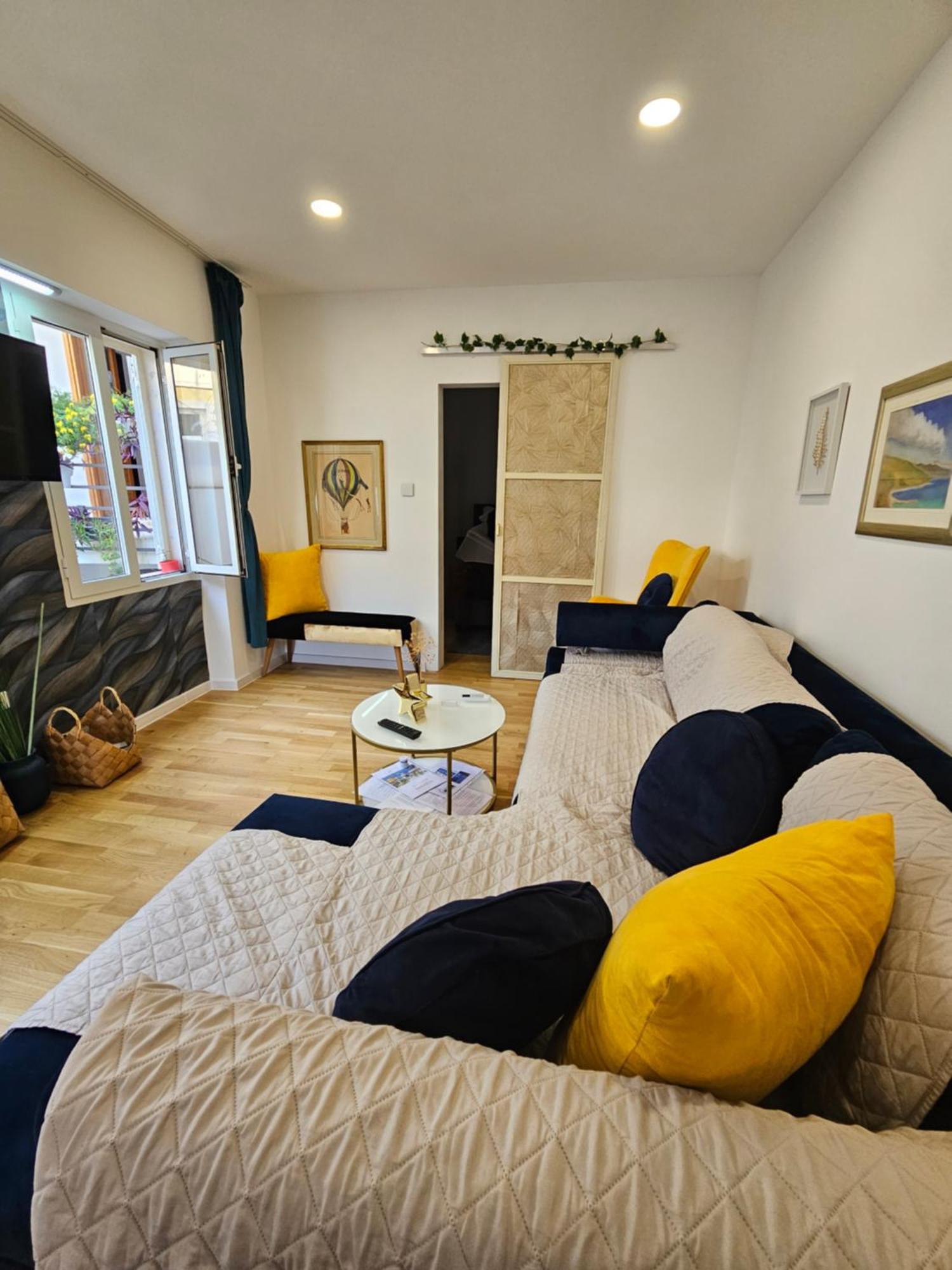 Place 4 U Studio Center Zadar Exterior photo